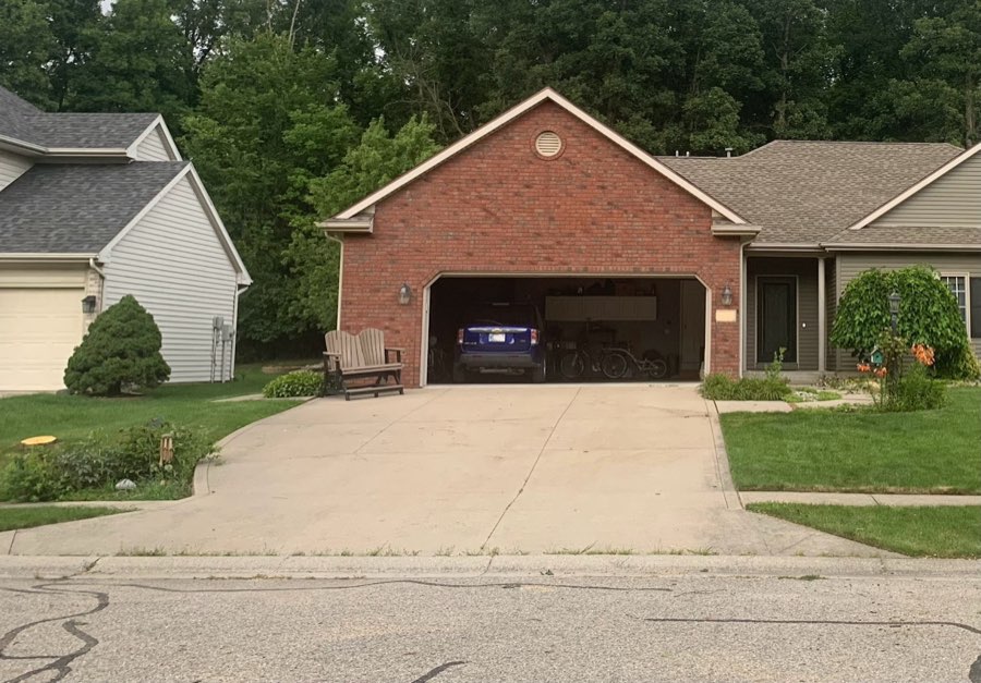 Tree removal and yard cleanup by Buena Vista Tree Service in Fort Wayne, IN